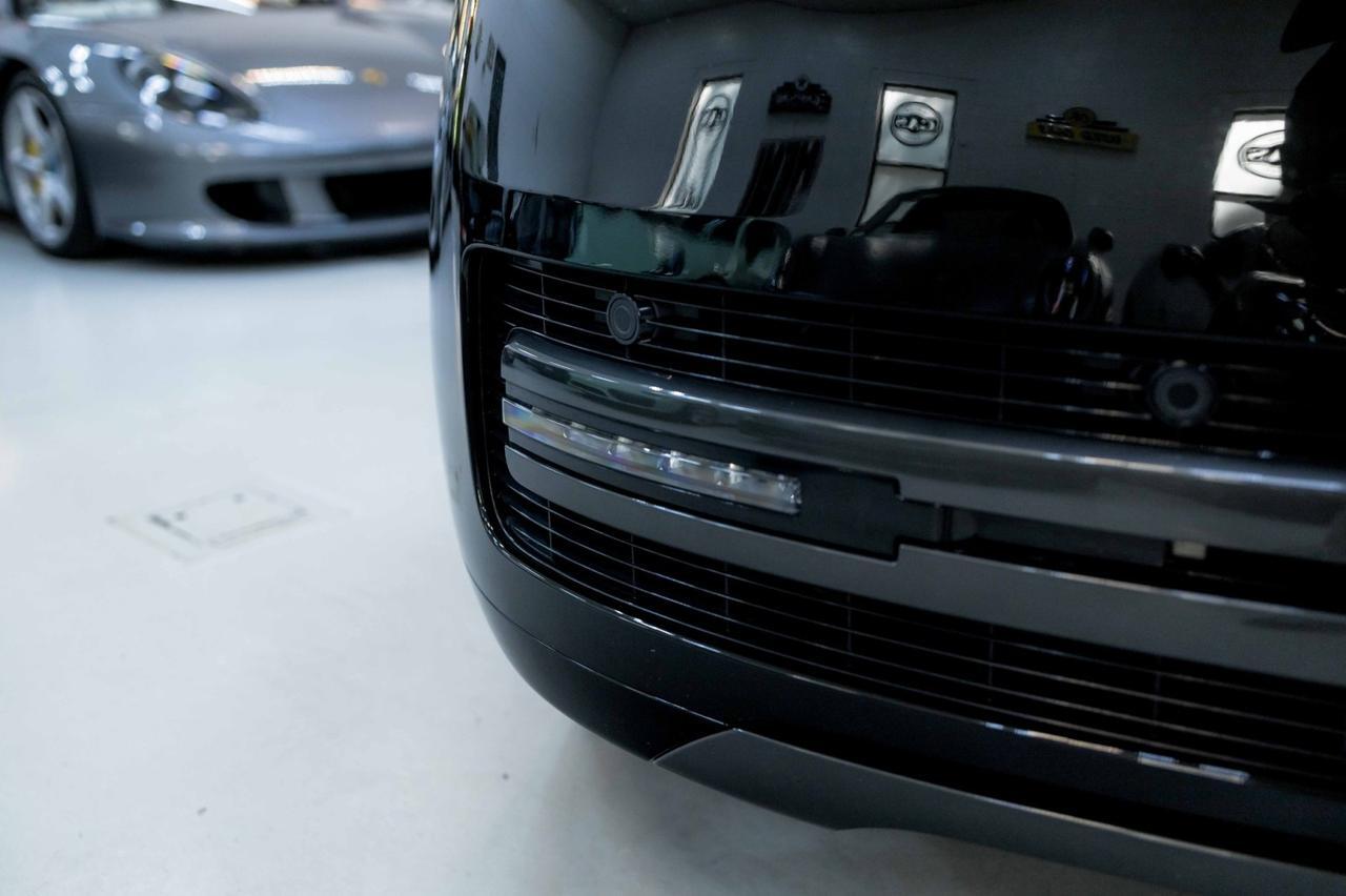 2025 Land Rover Range Rover Autobiography photo 16