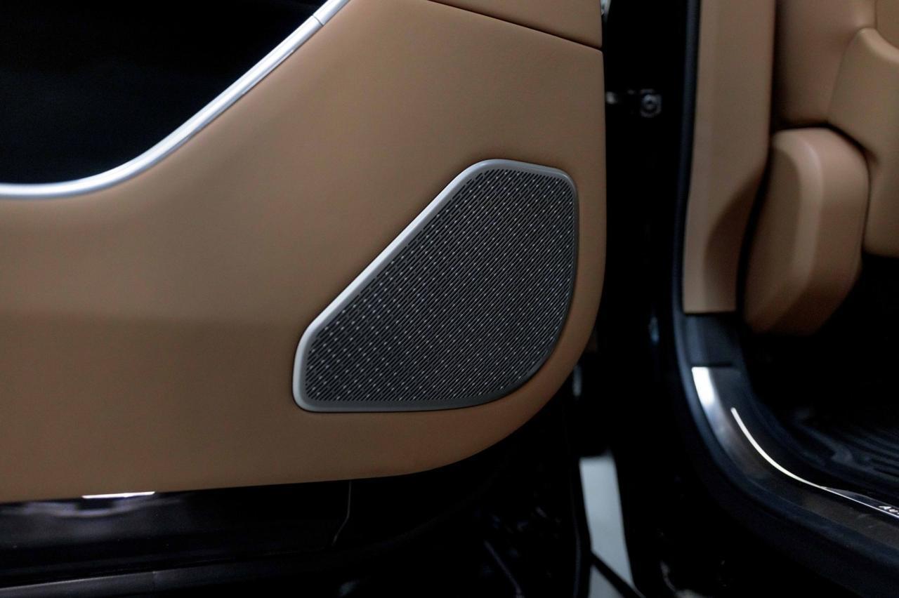 2025 Land Rover Range Rover Autobiography photo 48