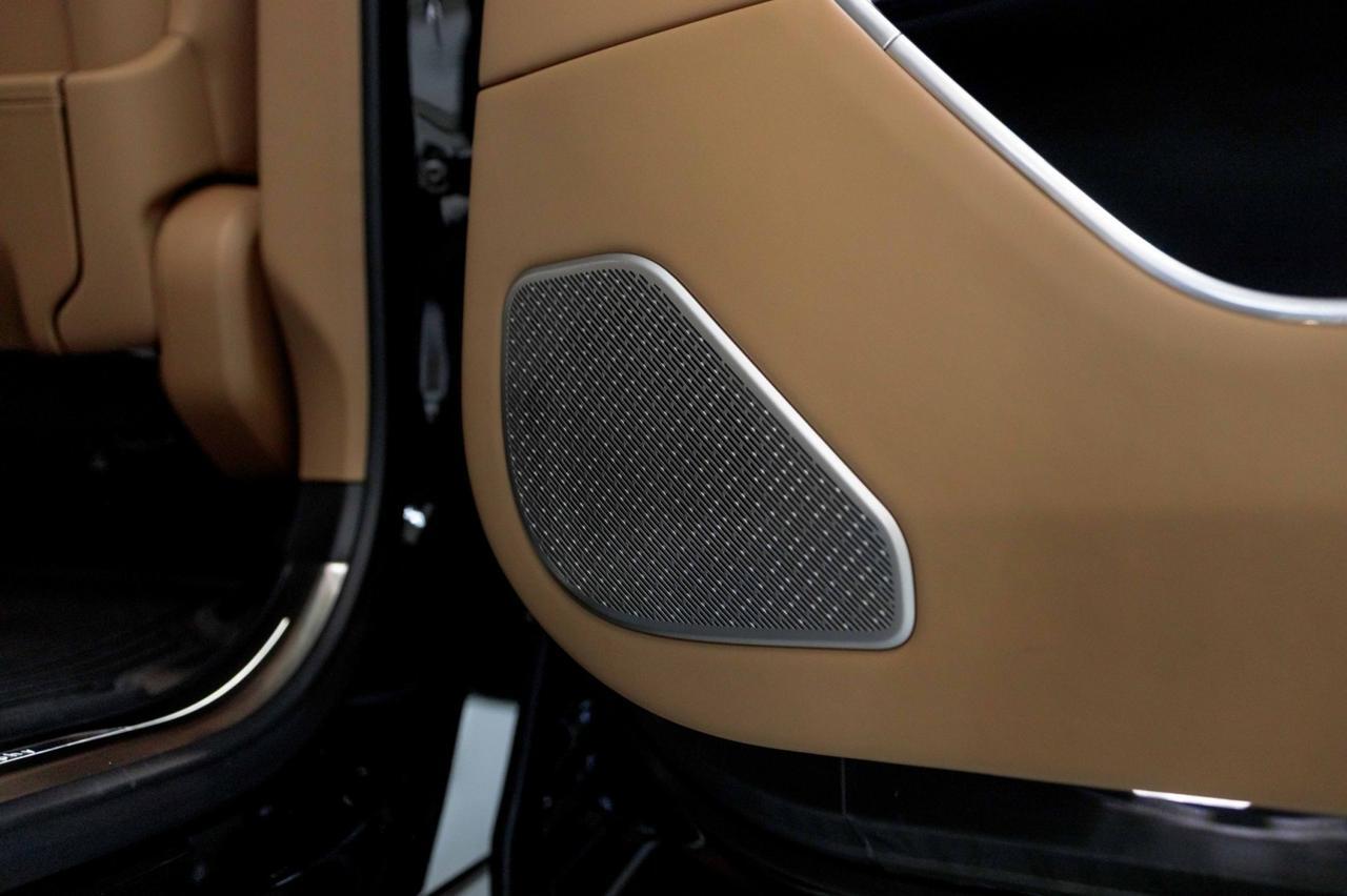 2025 Land Rover Range Rover Autobiography photo 45