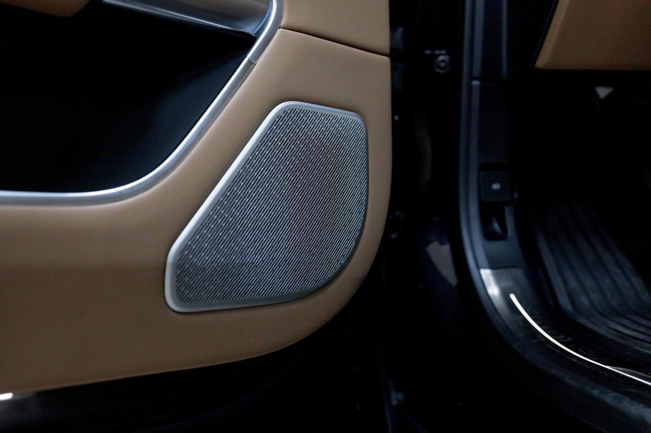 2025 Land Rover Range Rover Autobiography photo 46
