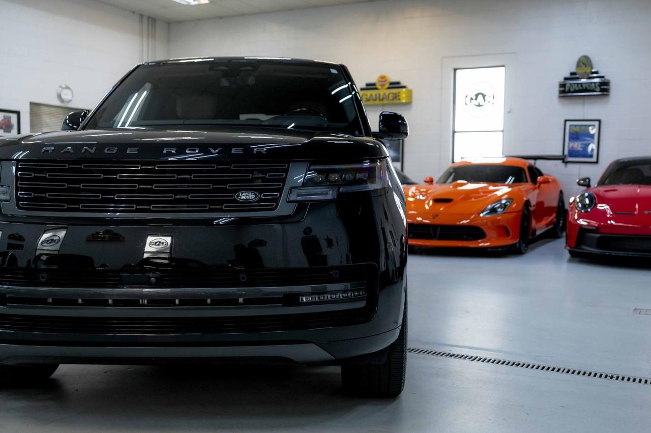 2025 Land Rover Range Rover Autobiography photo 9
