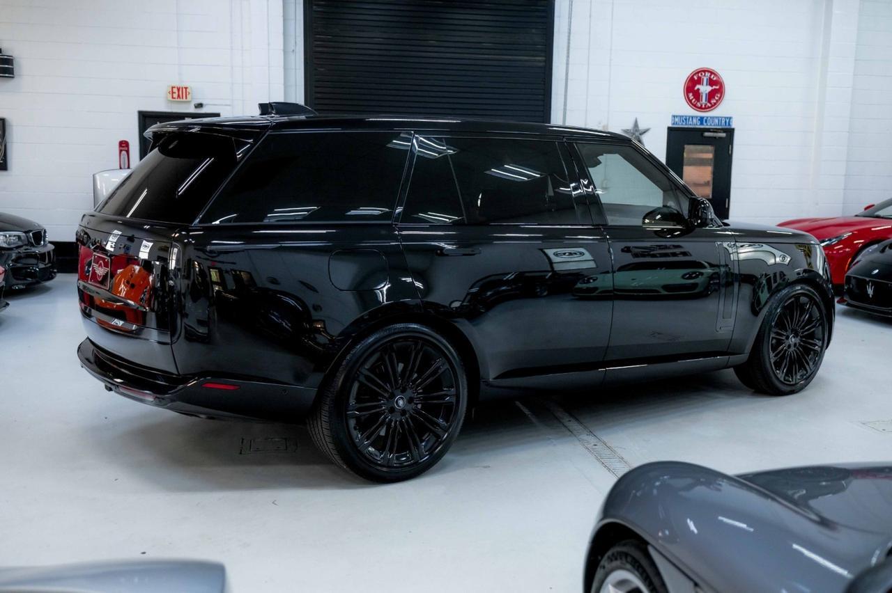 2025 Land Rover Range Rover Autobiography photo 5