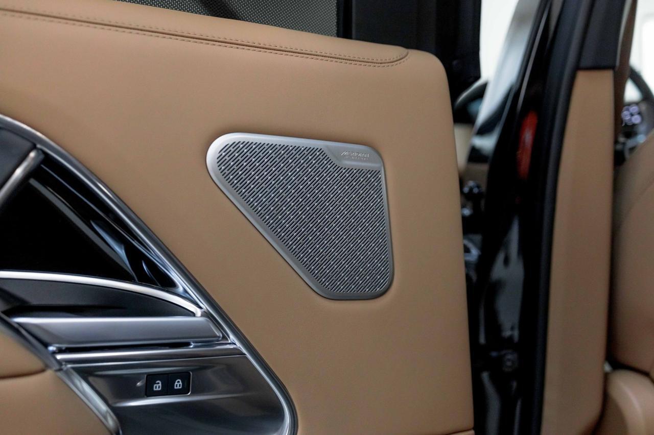 2025 Land Rover Range Rover Autobiography photo 47