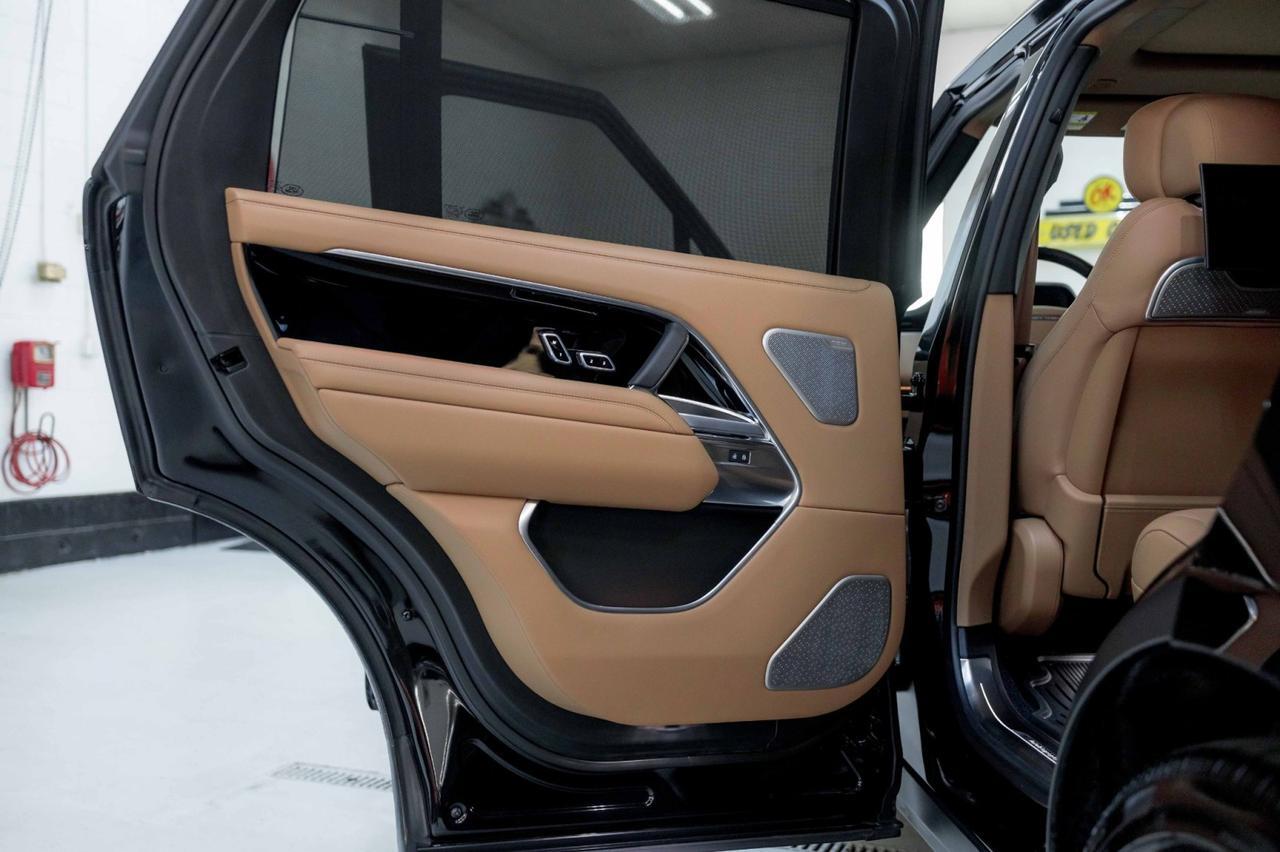 2025 Land Rover Range Rover Autobiography photo 32