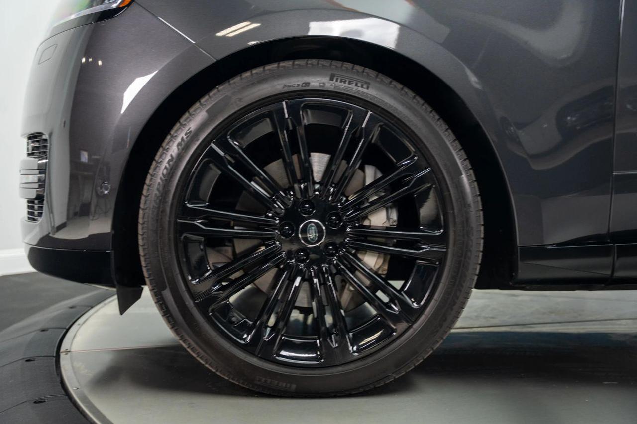 2025 Land Rover Range Rover P400 SE Sport Utility 4D St. Louis MO