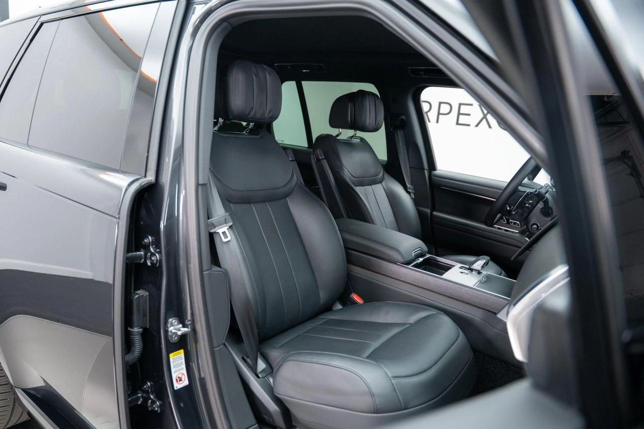 2025 Land Rover Range Rover P400 SE Sport Utility 4D St. Louis MO