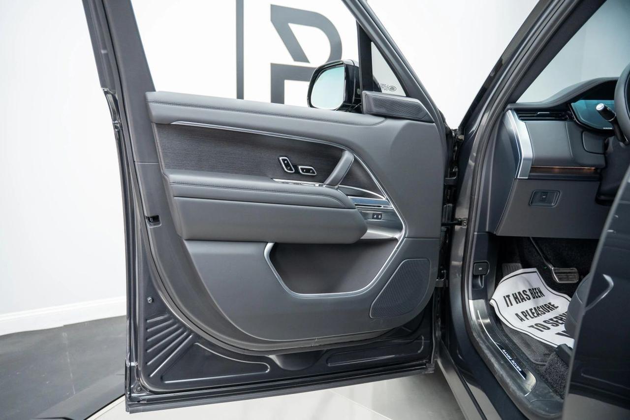 2025 Land Rover Range Rover P400 SE Sport Utility 4D St. Louis MO