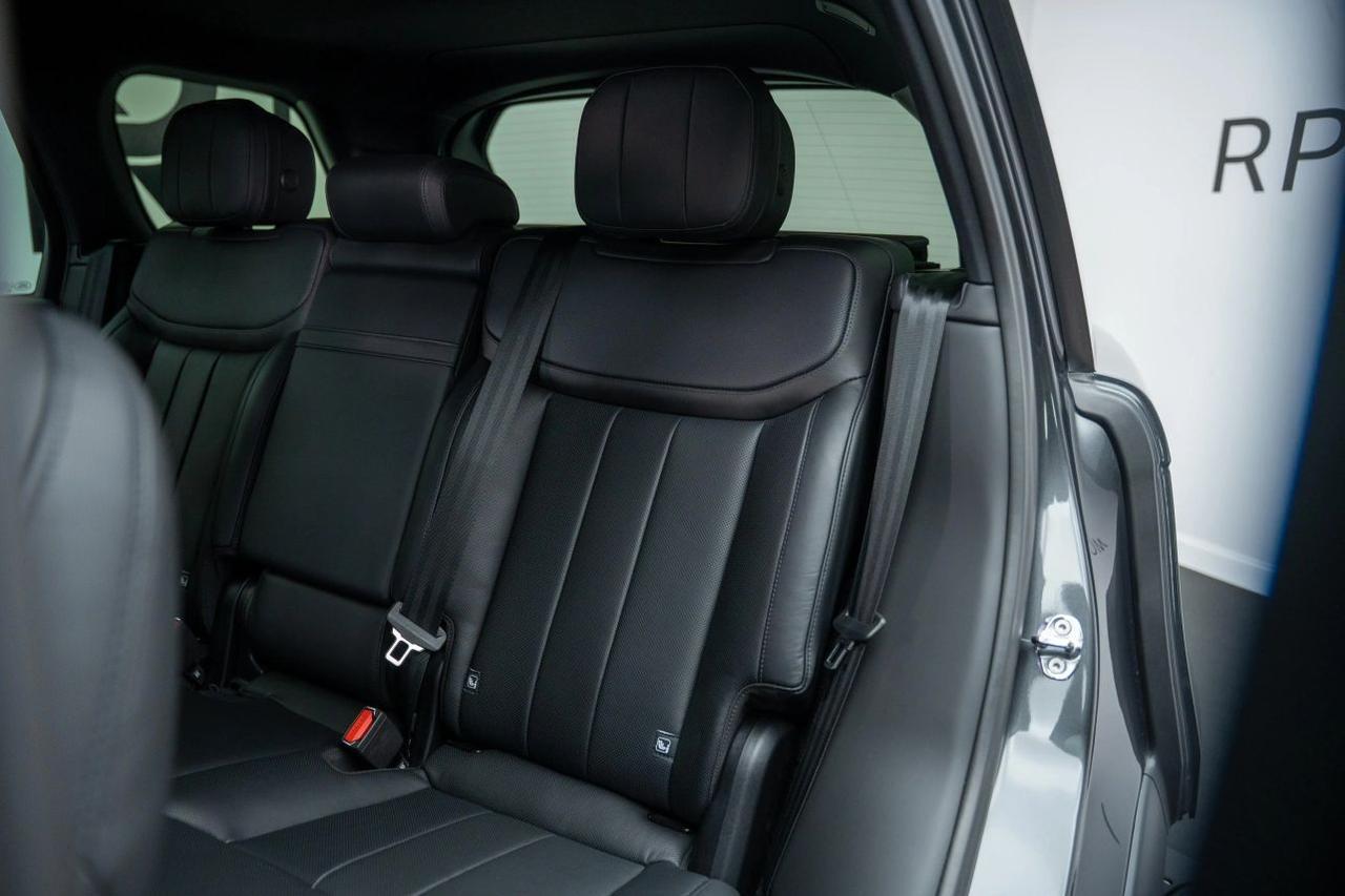 2025 Land Rover Range Rover P400 SE Sport Utility 4D St. Louis MO