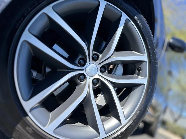 2025 Land Rover Range Rover P400 SE