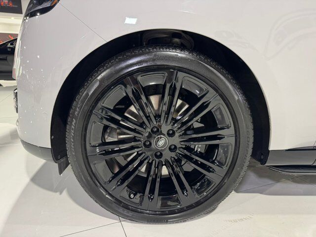 2025 Land Rover Range Rover P530 Autobiography Meridian Signature audio, rear infotainment, executive seating AND MUCH MORE!!! Fort Lauderdale FL