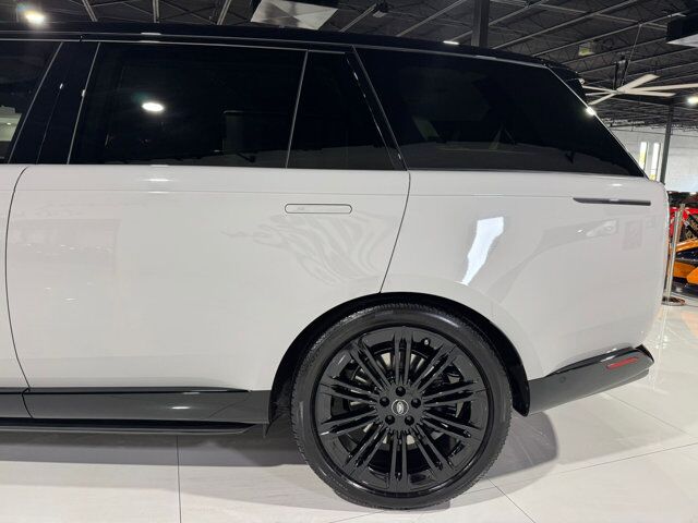 2025 Land Rover Range Rover P530 Autobiography Meridian Signature audio, rear infotainment, executive seating AND MUCH MORE!!! Fort Lauderdale FL