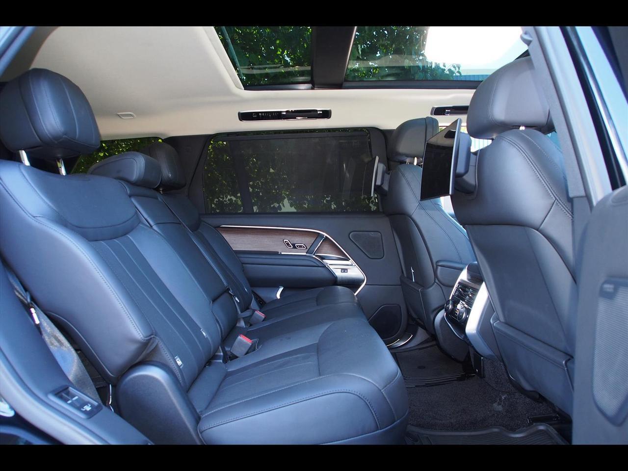 2025 Land Rover Range Rover P530 SE LWB