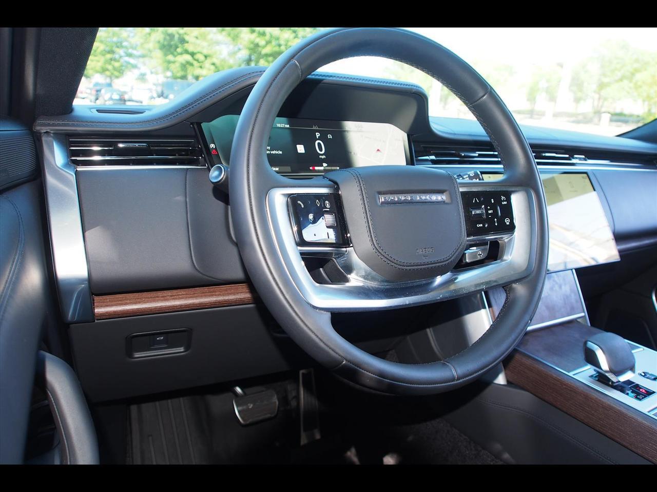 2025 Land Rover Range Rover P530 SE LWB