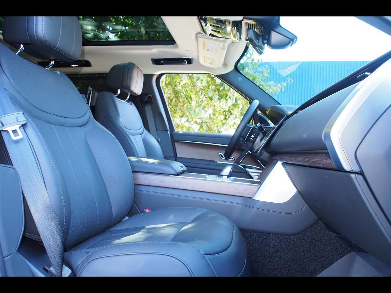 2025 Land Rover Range Rover P530 SE LWB