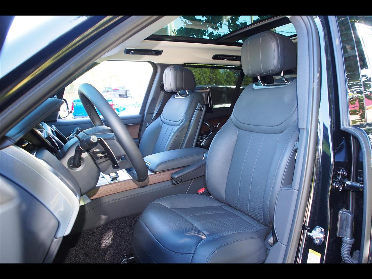 2025 Land Rover Range Rover P530 SE LWB