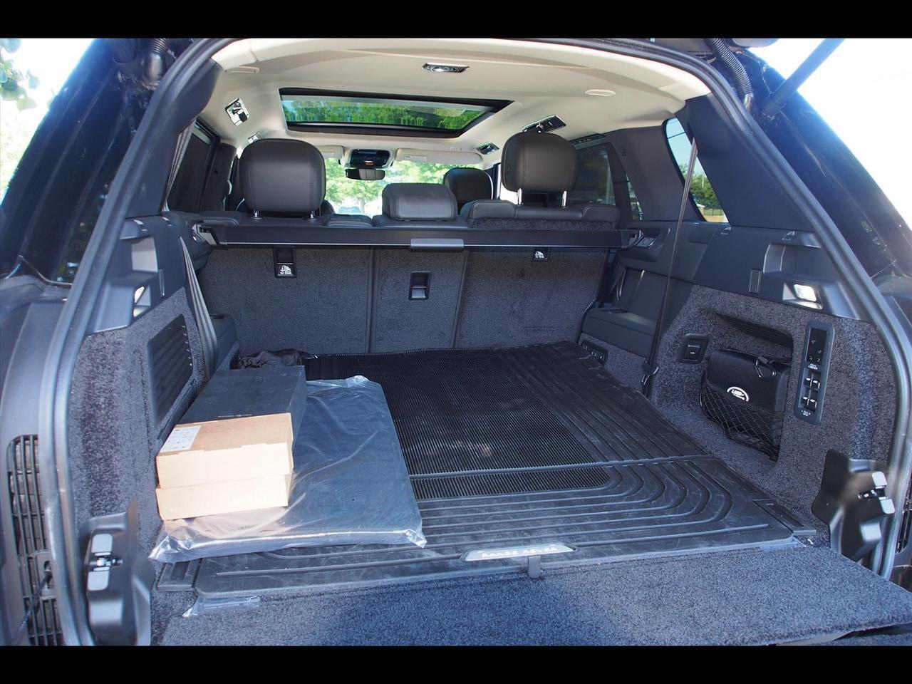 2025 Land Rover Range Rover P530 SE LWB