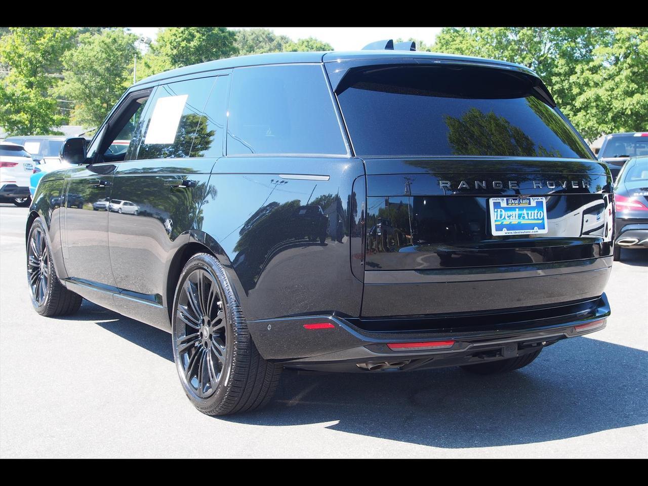 2025 Land Rover Range Rover P530 SE LWB
