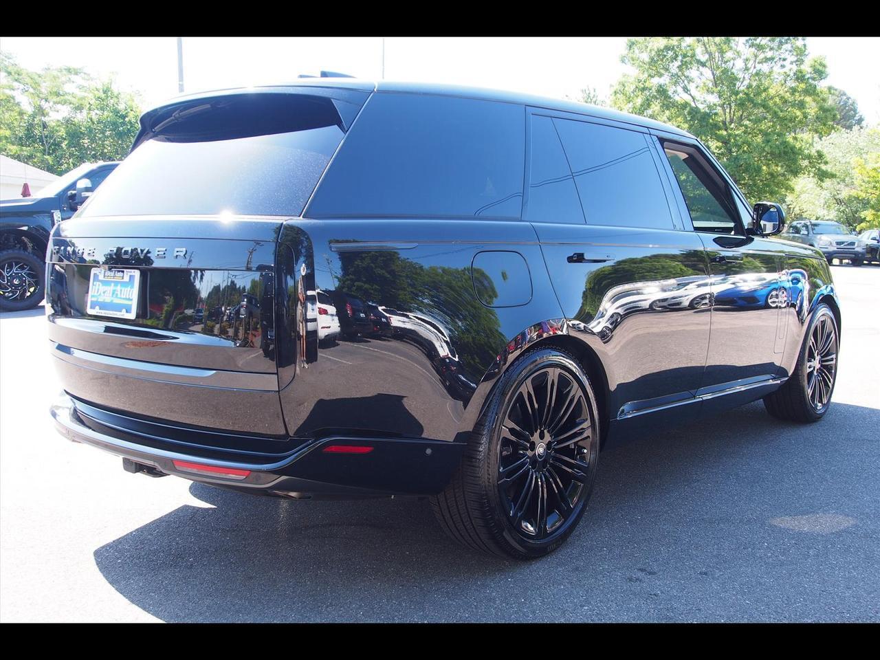2025 Land Rover Range Rover P530 SE LWB