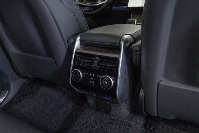 2025 Land Rover Range Rover P530 SE *ONLY 5700 MILES* *1-OWNER* San Diego CA