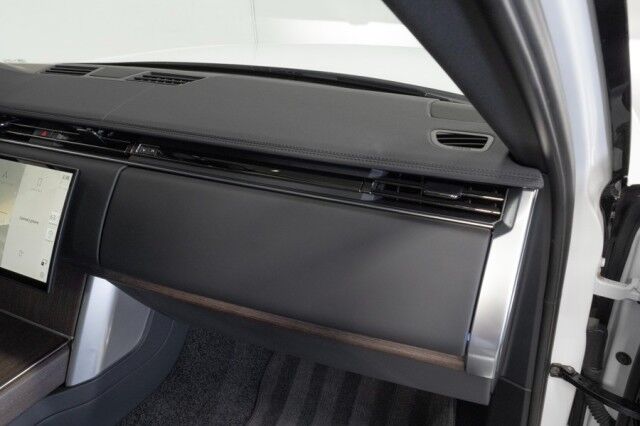 2025 Land Rover Range Rover P530 SE *ONLY 5700 MILES* *1-OWNER* San Diego CA
