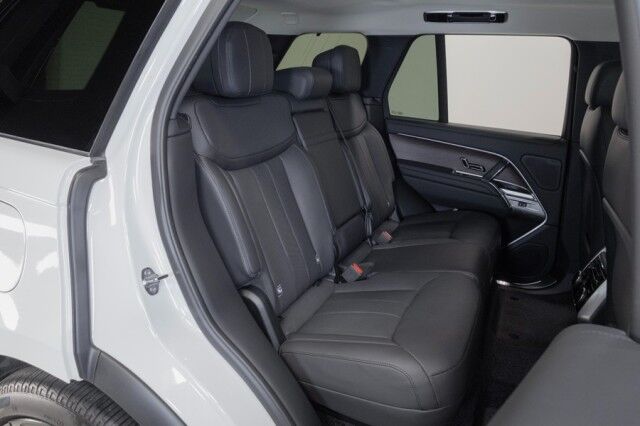 2025 Land Rover Range Rover P530 SE *ONLY 5700 MILES* *1-OWNER* San Diego CA