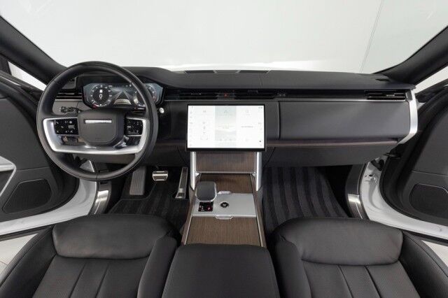 2025 Land Rover Range Rover P530 SE *ONLY 5700 MILES* *1-OWNER* San Diego CA