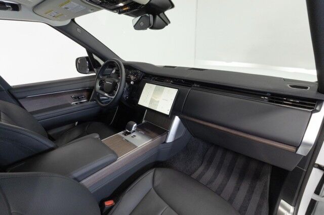 2025 Land Rover Range Rover P530 SE *ONLY 5700 MILES* *1-OWNER* San Diego CA