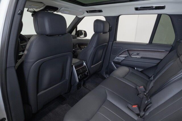 2025 Land Rover Range Rover P530 SE *ONLY 5700 MILES* *1-OWNER* San Diego CA