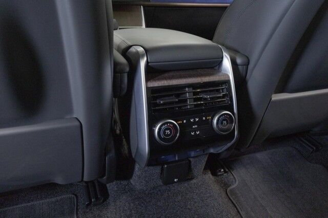 2025 Land Rover Range Rover P530 SE *ONLY 5700 MILES* *1-OWNER* San Diego CA