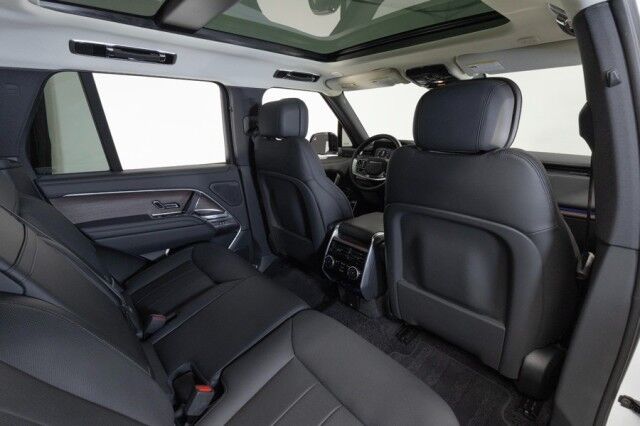 2025 Land Rover Range Rover P530 SE *ONLY 5700 MILES* *1-OWNER* San Diego CA