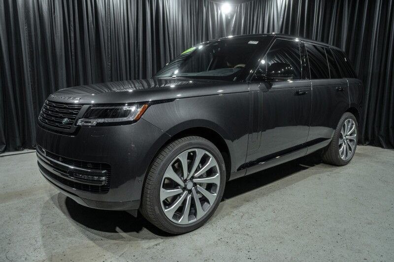 2025 Land Rover Range Rover P530 SE SUV
