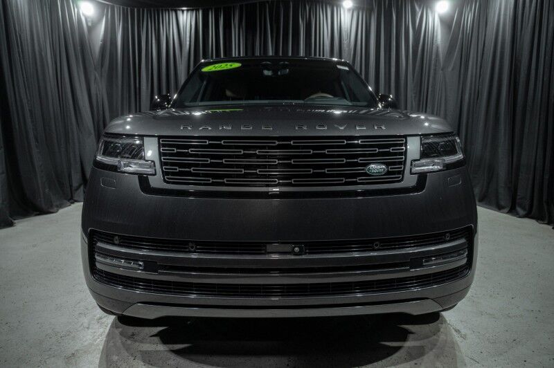2025 Land Rover Range Rover P530 SE SUV