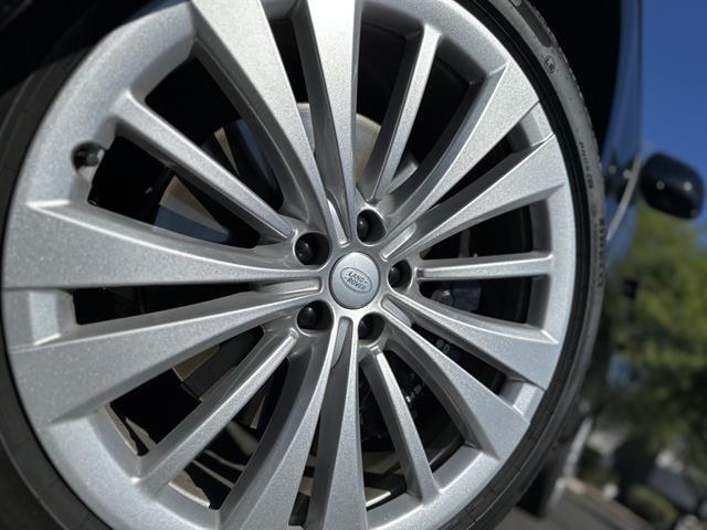 2025 Land Rover Range Rover P530 SE