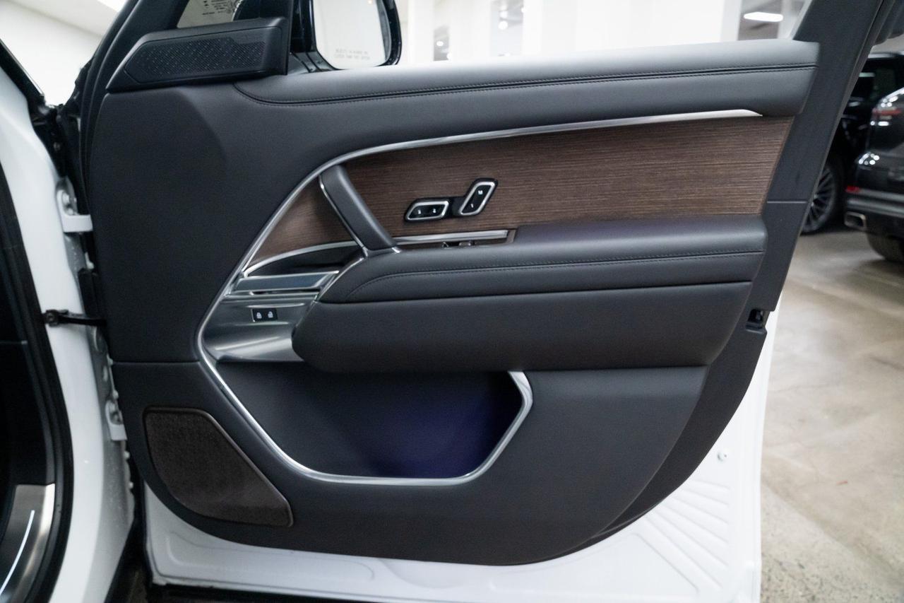 2025 Land Rover Range Rover Plug-In Hybrid Autobiography Massage Seats Rear Entertainment Portland OR