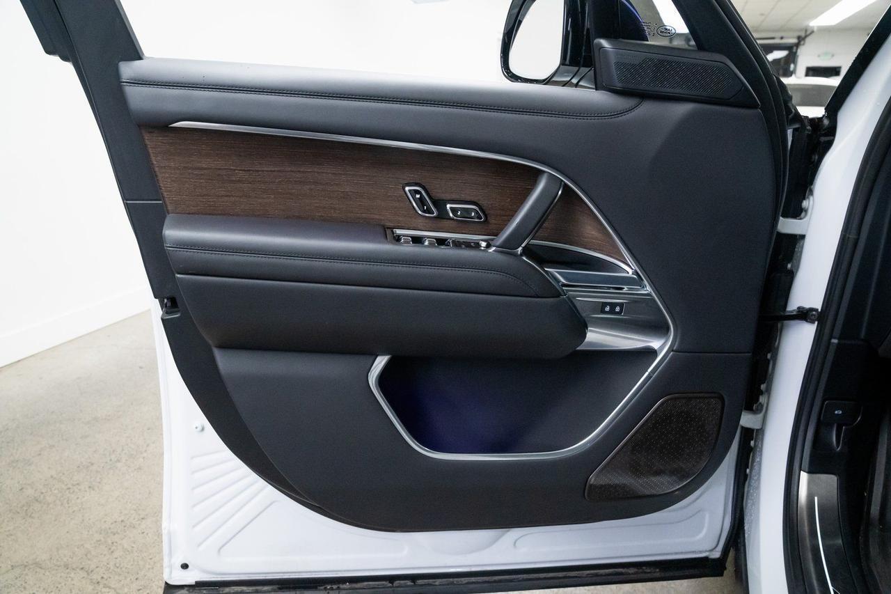 2025 Land Rover Range Rover Plug-In Hybrid Autobiography Massage Seats Rear Entertainment Portland OR