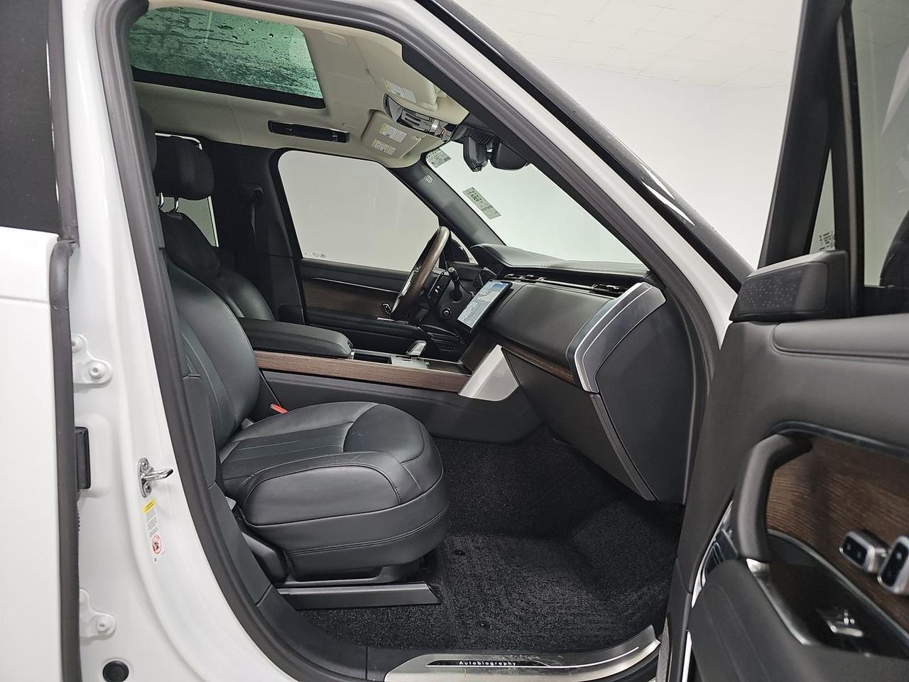 2025 Land Rover Range Rover Plug-In Hybrid Autobiography Massage Seats Rear Entertainment Portland OR