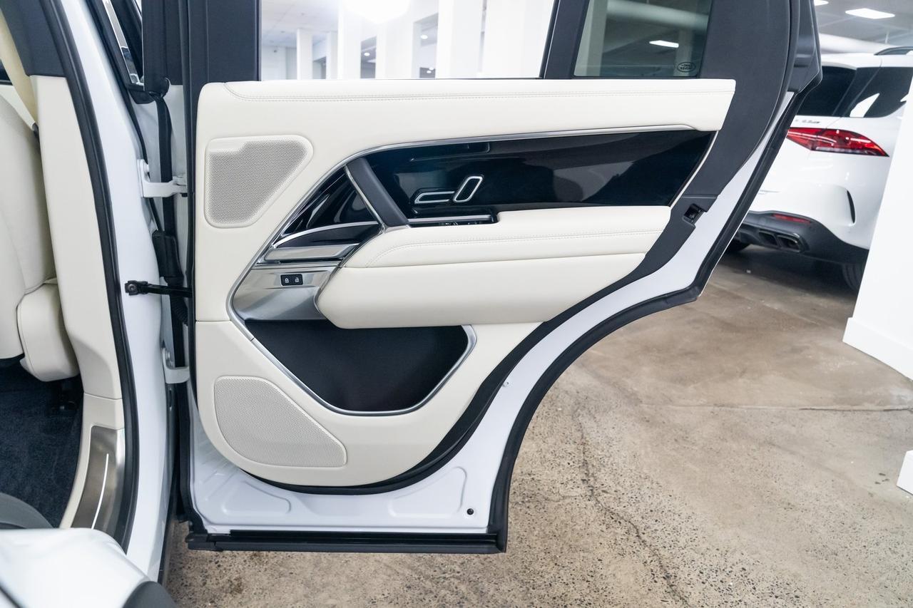 2025 Land Rover Range Rover Plug-In Hybrid SE 1 Owner Adaptive Cruise Heads-Up Display Portland OR