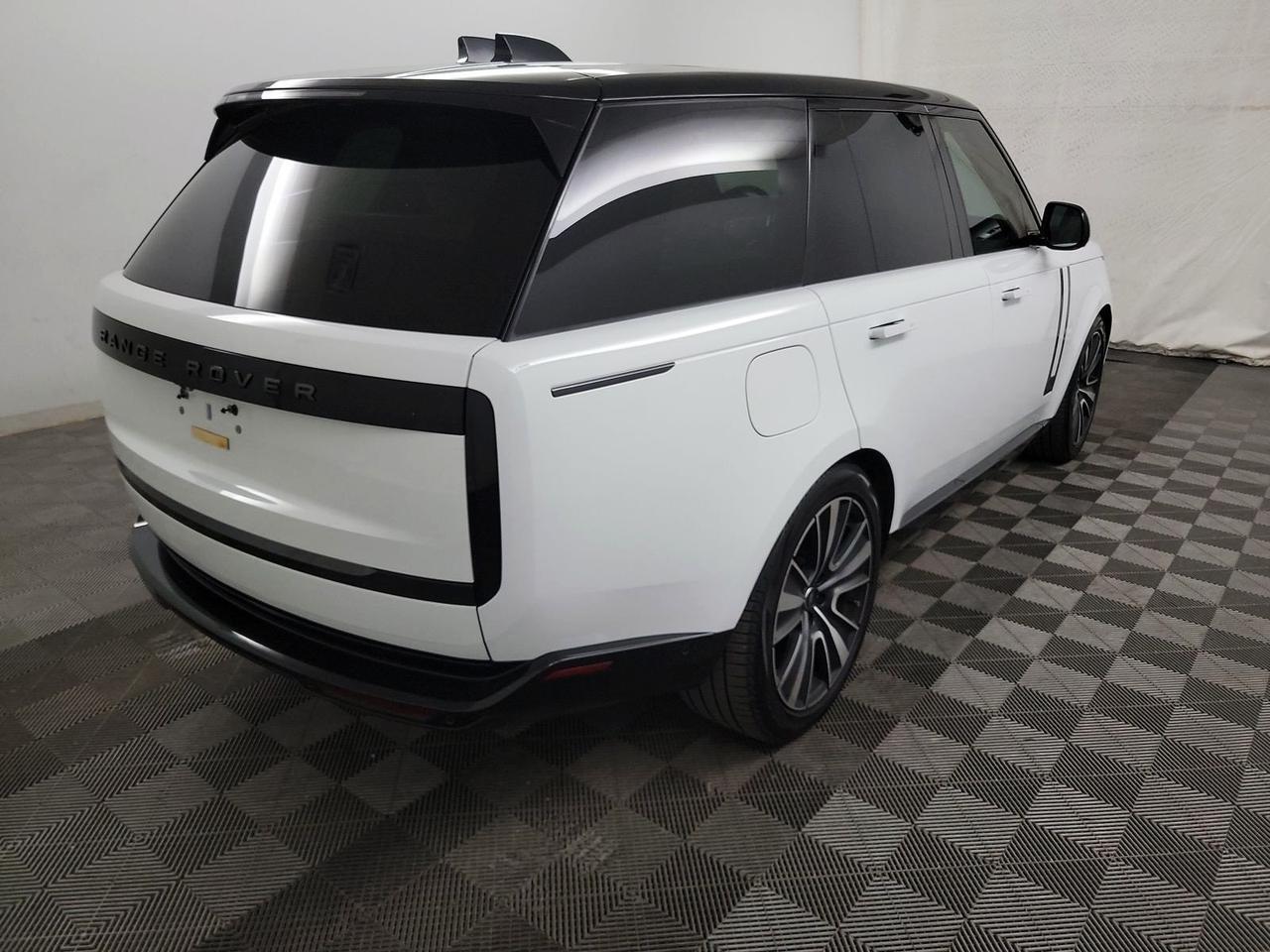 2025 Land Rover Range Rover Plug-In Hybrid SE Adaptive Cruise Head-Up Display Portland OR