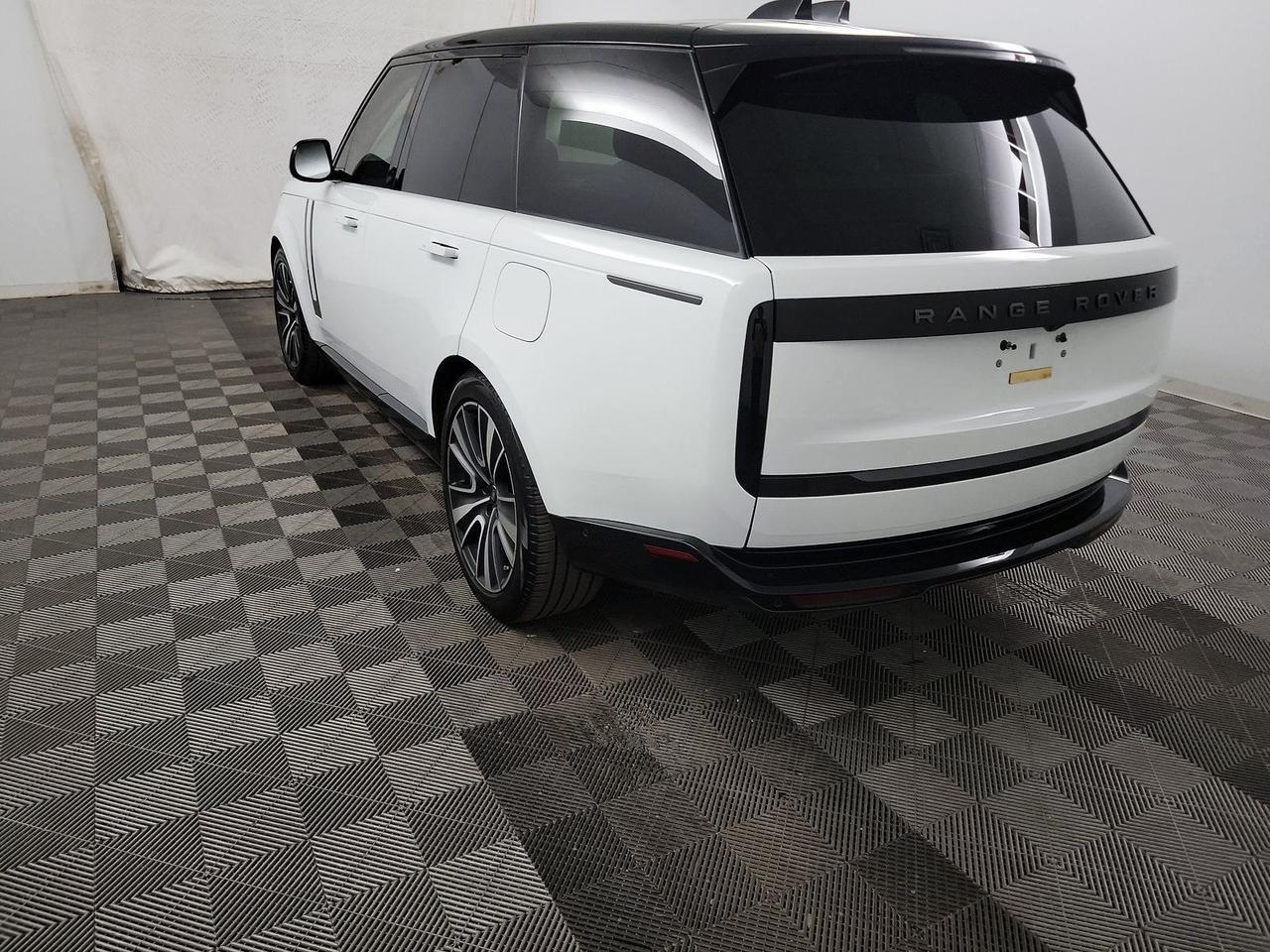 2025 Land Rover Range Rover Plug-In Hybrid SE Adaptive Cruise Head-Up Display Portland OR