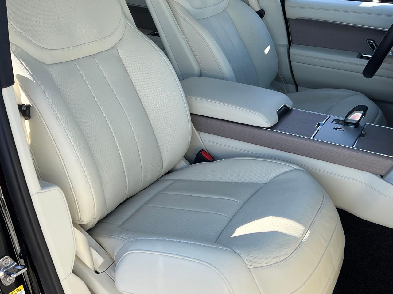 2025 Land Rover Range Rover Plug-In Hybrid SE Indianapolis IN