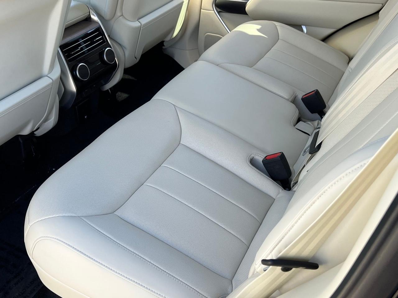 2025 Land Rover Range Rover Plug-In Hybrid SE Indianapolis IN