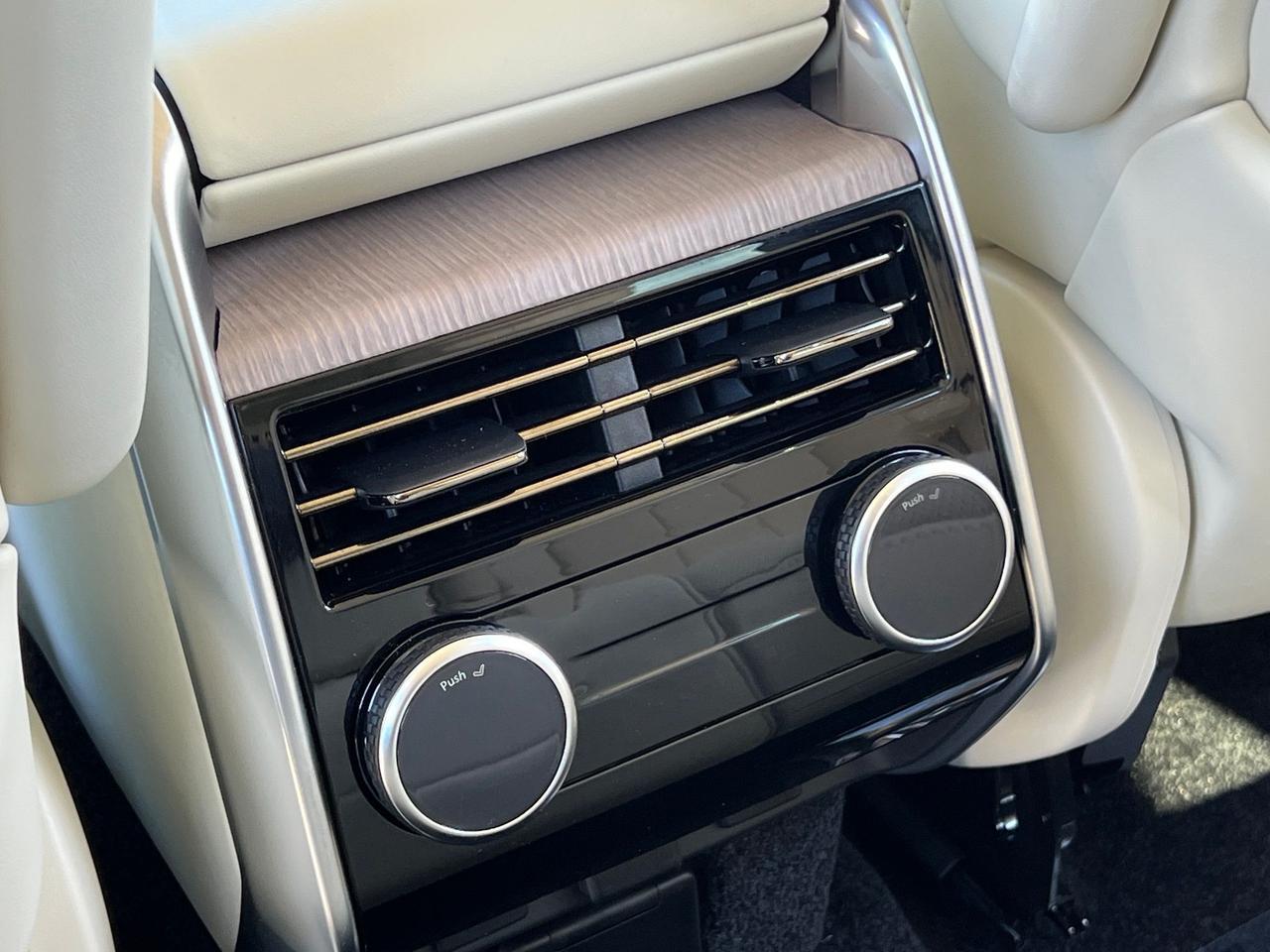 2025 Land Rover Range Rover Plug-In Hybrid SE Indianapolis IN