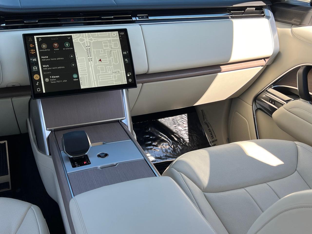 2025 Land Rover Range Rover Plug-In Hybrid SE Indianapolis IN