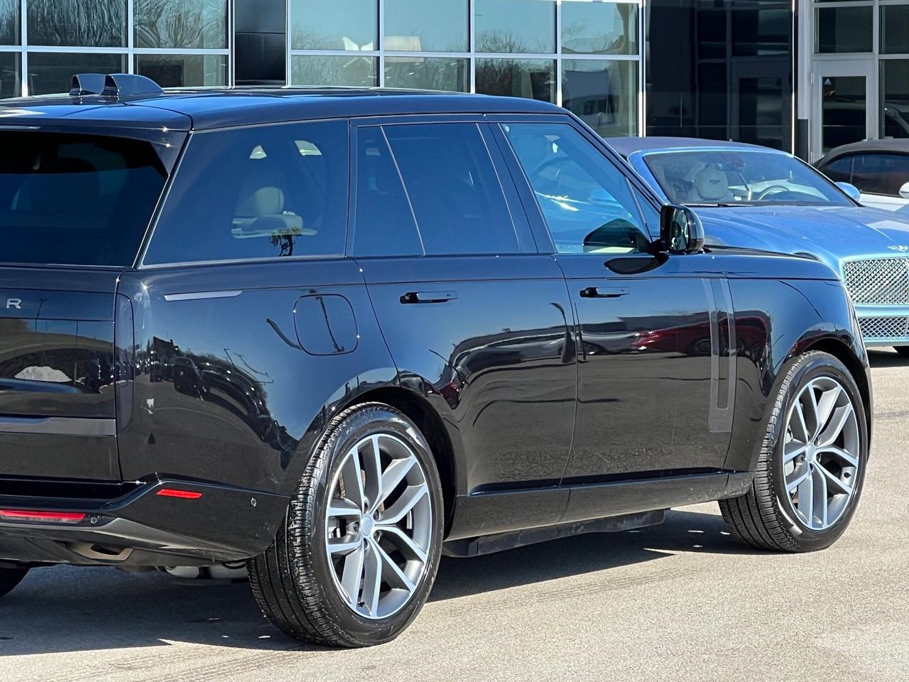 2025 Land Rover Range Rover Plug-In Hybrid SE Indianapolis IN