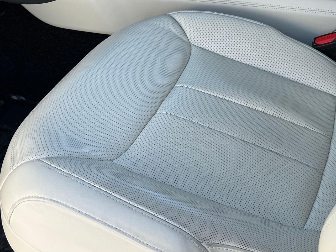 2025 Land Rover Range Rover Plug-In Hybrid SE Indianapolis IN