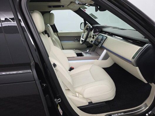 2025 Land Rover Range Rover Plug-In Hybrid SE Indianapolis IN