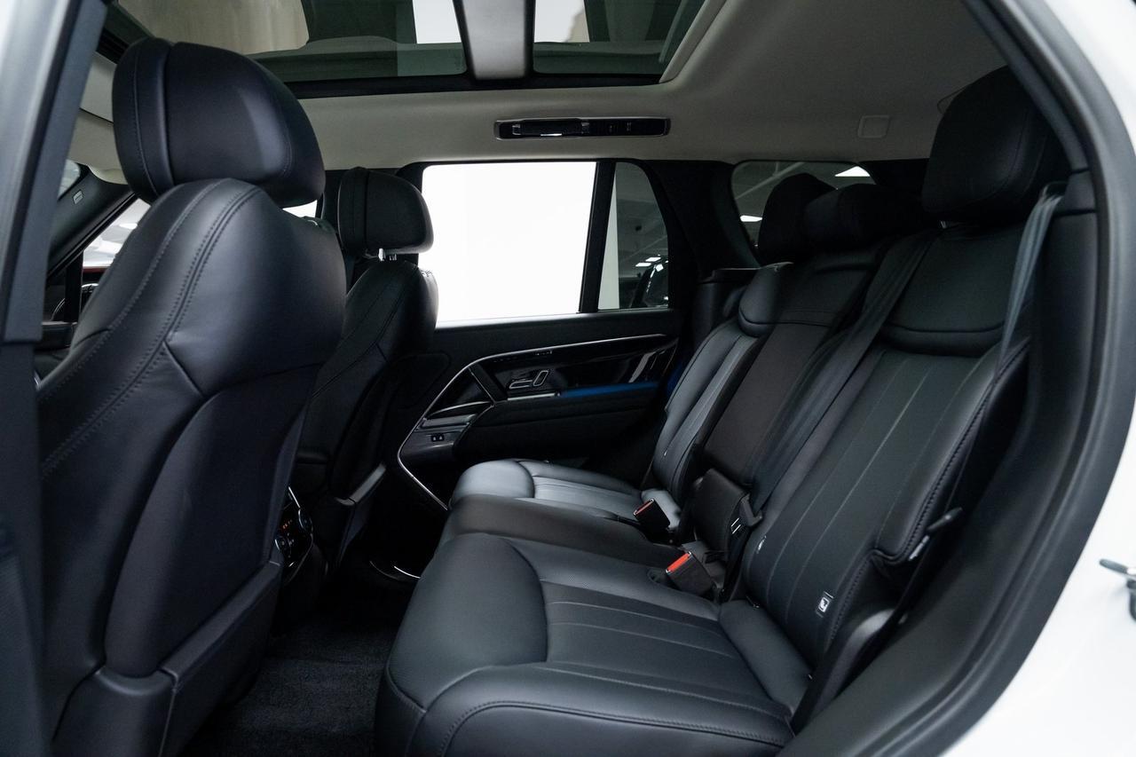 2025 Land Rover Range Rover Plug-In Hybrid SE Massage Seats Adaptive Cruise Portland OR