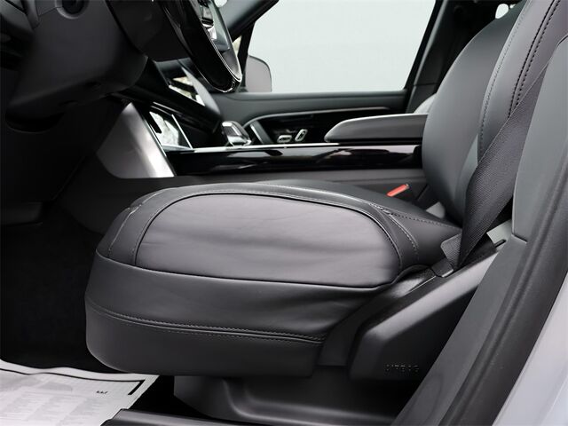 2025 Land Rover Range Rover Plug-In Hybrid SE Oshkosh WI