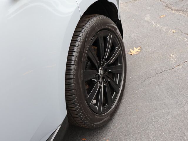 2025 Land Rover Range Rover Plug-In Hybrid SE Oshkosh WI