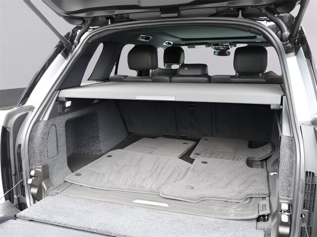 2025 Land Rover Range Rover Plug-In Hybrid SE Oshkosh WI